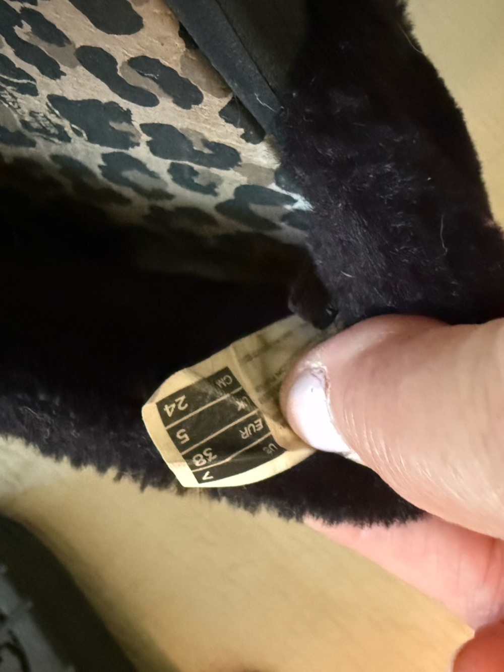 Heydude Hey Dude Black Faux Fur Slide Sandals Slippers with Leopard Insole - Picture 4 of 4